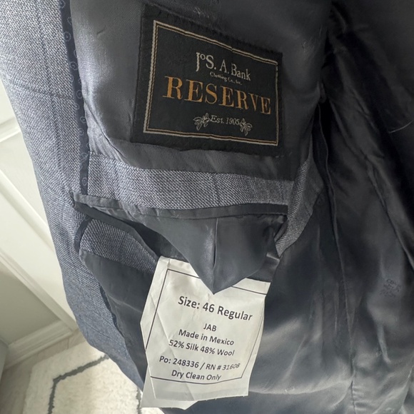 Jos. A. Bank Reserve Collection Blazer - Portland Model - Size 46R - Picture 4 of 5